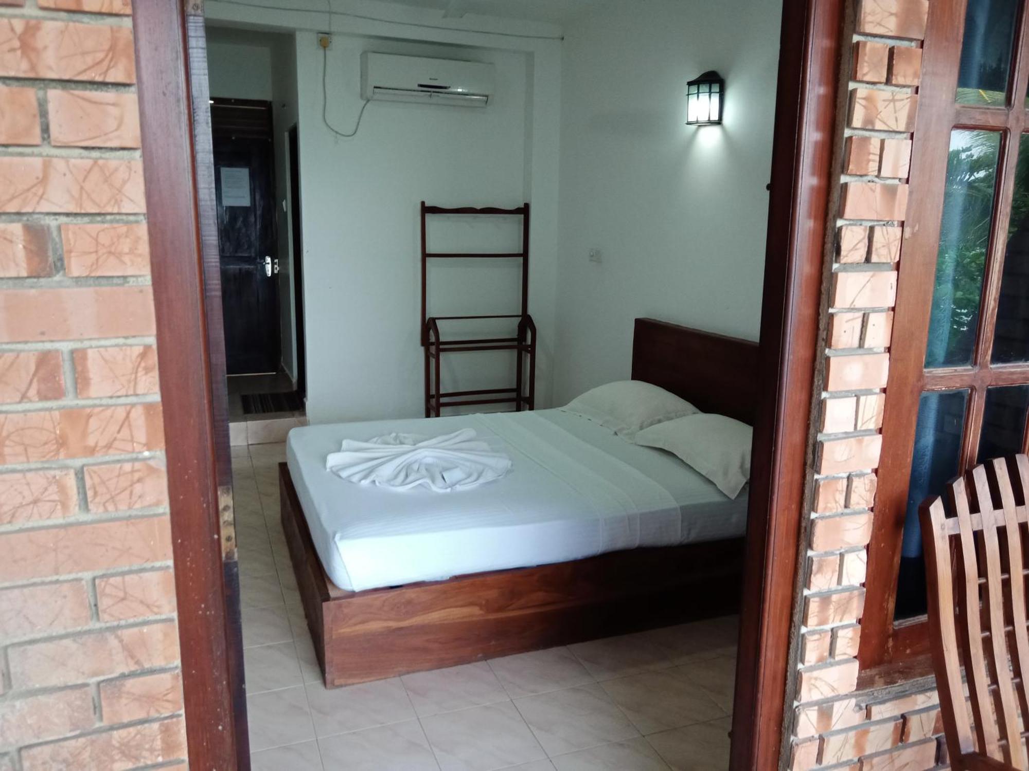 Wave Beach Resort Унаватуна Стая снимка
