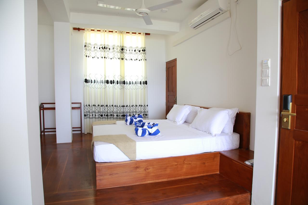 Wave Beach Resort Унаватуна Екстериор снимка
