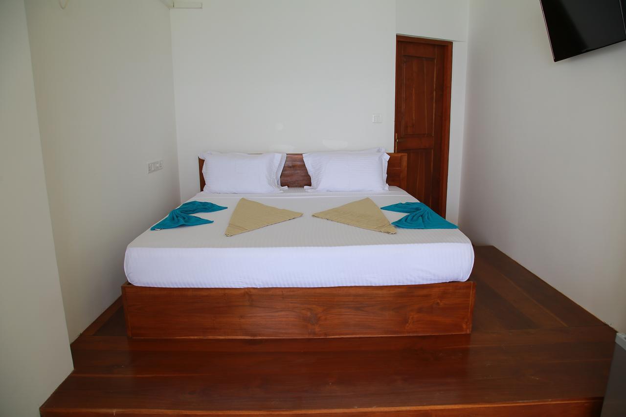 Wave Beach Resort Унаватуна Екстериор снимка