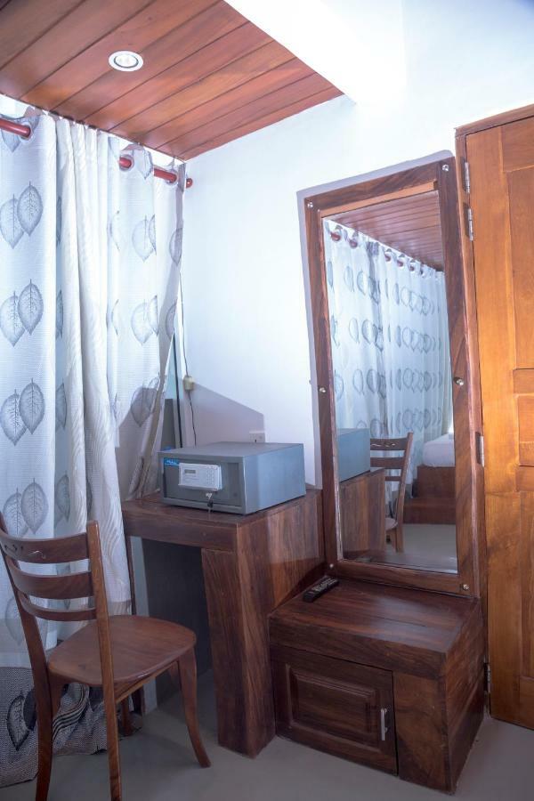 Wave Beach Resort Унаватуна Екстериор снимка