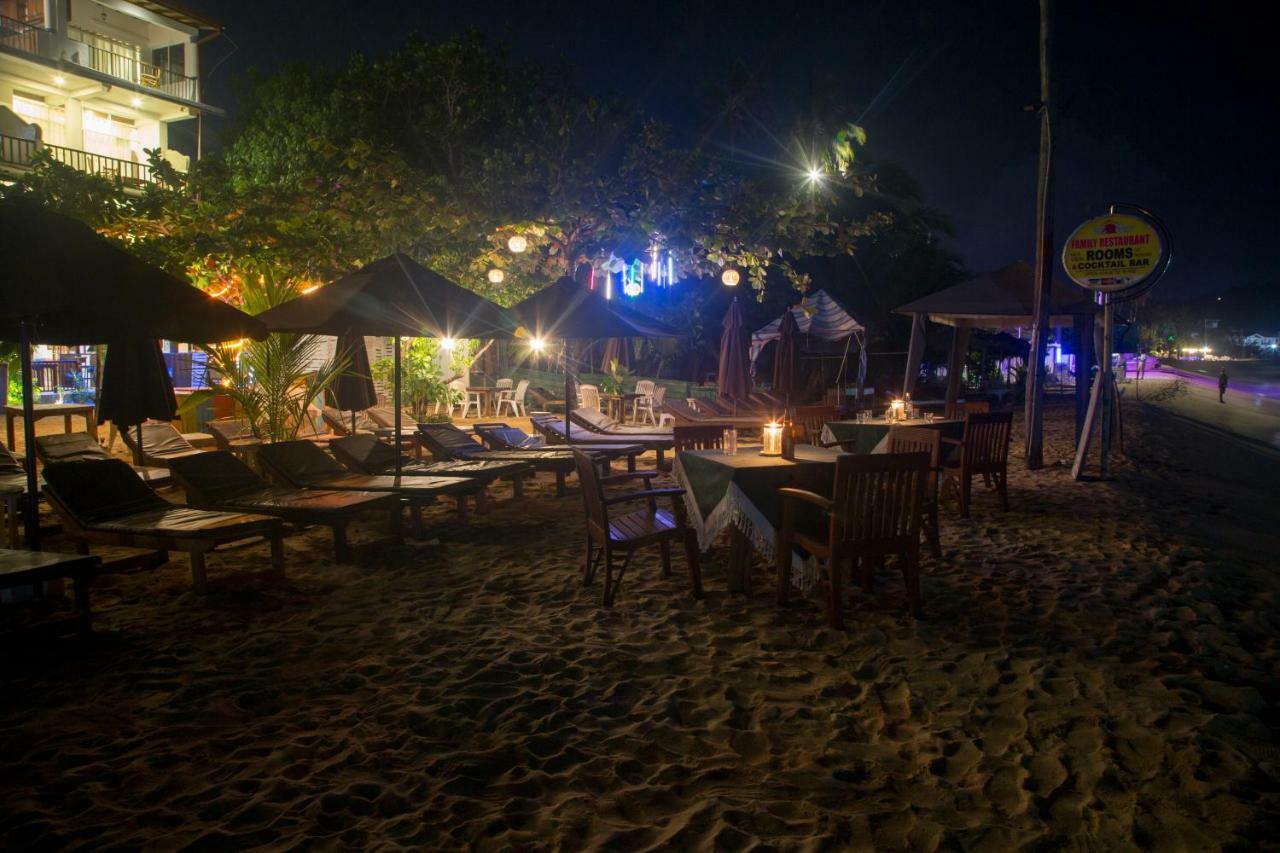 Wave Beach Resort Унаватуна Екстериор снимка