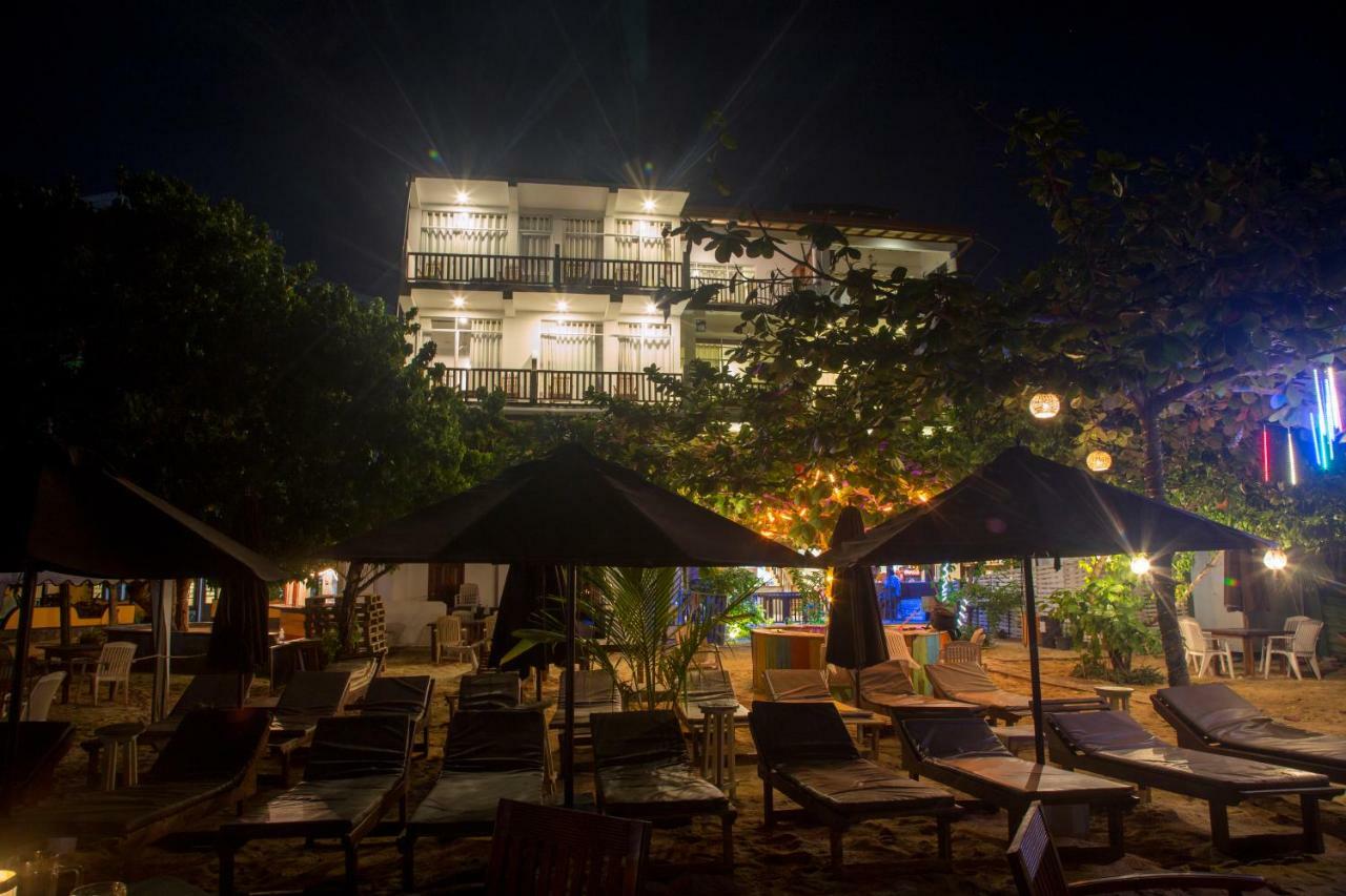 Wave Beach Resort Унаватуна Екстериор снимка