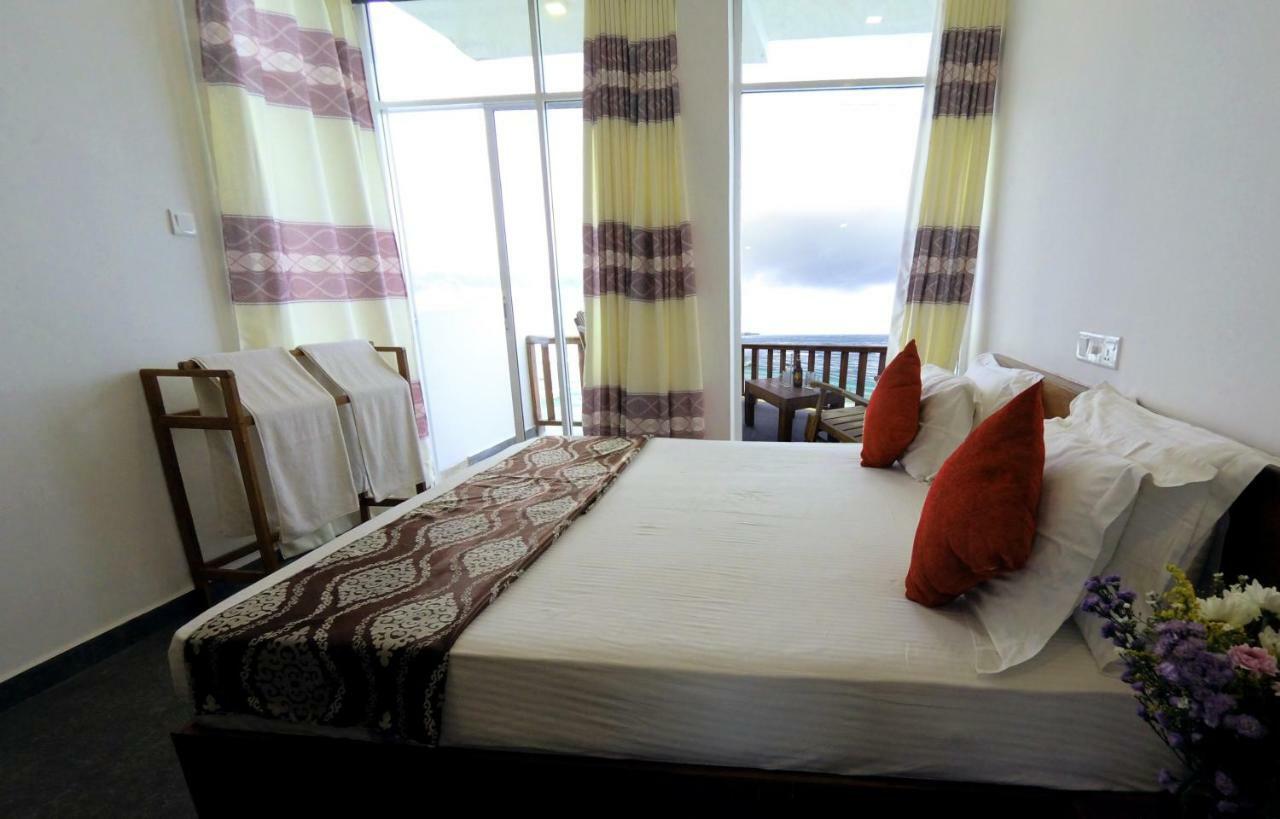 Wave Beach Resort Унаватуна Екстериор снимка
