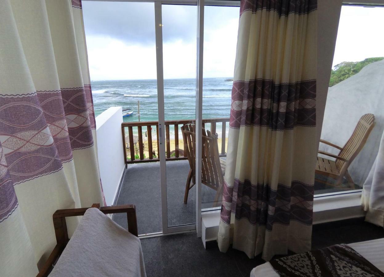 Wave Beach Resort Унаватуна Екстериор снимка