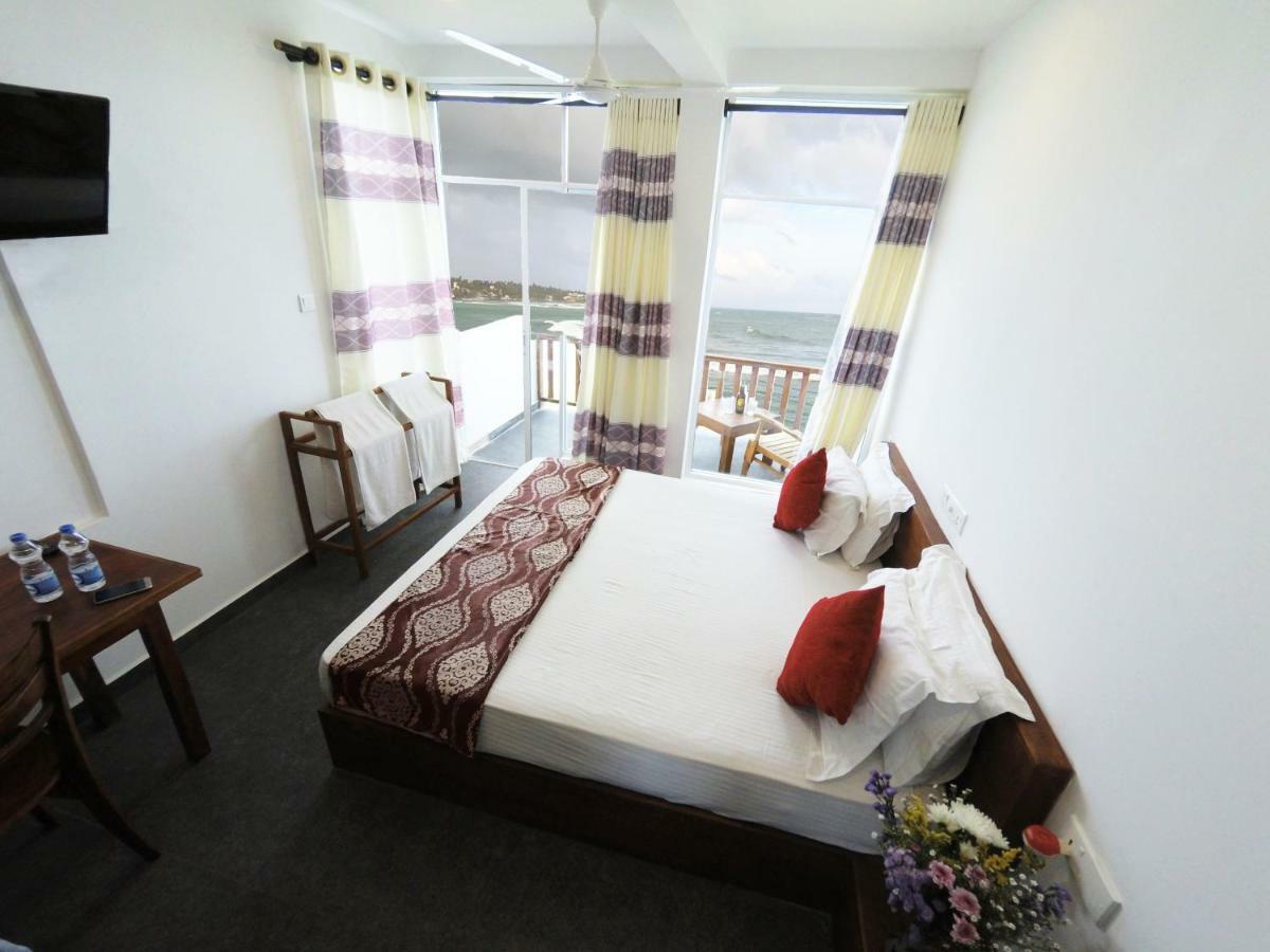 Wave Beach Resort Унаватуна Екстериор снимка